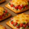 Оригінальна закуска на крекерах: маленькі піци, які розлітаються миттєво!