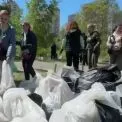 Дарниця прибирає: як кияни власноруч зробили проспект Григоренка чистішим