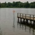 Водойми в оренді без договору: як на Київщині заробляють на комунальній землі