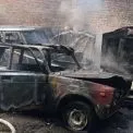 У Києві на Печерську згоріли одразу п’ять покинутих автівок