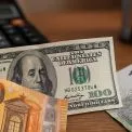 Курс валют на 14 травня: долар і євро подешевшали — що далі з гривнею