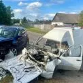Лобове зіткнення під Києвом: обох водіїв забрали до лікарні