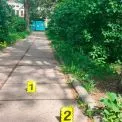 У Києві рецидивіст серед білого дня пограбував пенсіонерку: деталі справи