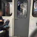 Розбив скло в вагоні метро: в Києві затримали юнака