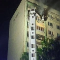 Вночі спалахнув балкон у Києві: рятувальники ледве встигли