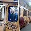 Вандали в Київському метро зіпсували вагони їдкою фарбою