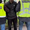 Граната за 5000 гривень: у Києві іноземці тероризували перехожого