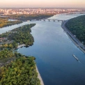 Температура води у Дніпрі біля Києва перевищила 20°C: що це означає для киян?