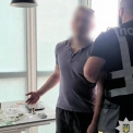 Наркобізнес на пів мільйона: у Києві затримано двох зловмисників з наркотиками
