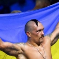 Усик розповів, хто з важковаговиків зміг би зупинити Тайсона