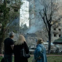 Багато постраждалих, 14 загиблих і повністю знищений будинок: що відомо про нічну масовану атаку рф на Київ
