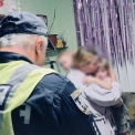 Двоє малюків зачинились у квартирі: як їх урятували в Києві?