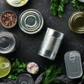 Як відкрити консервну банку без ножа: 3 перевірені способи для будь-якої ситуації