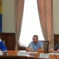 Влада та бізнес обговорили руйнування доріг через перевантаження транспорту