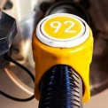 Заправка бензином А-92: Як це знищує ваш двигун за кілька місяців!