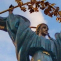 Незаконне будівництво на фасаді історичної будівлі: Київ відповідає рішуче