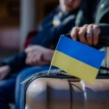 Мільйони українців залишаються за кордоном: куди виїхали та хто повертається