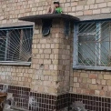Хлопчик застряг на даху в Києві – рятувальники прибули миттєво!