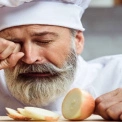 Як нарізати цибулю без сліз: перевірені поради кухарів