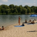 Тільки 6 пляжів у Києві відповідають стандартам: де можна купатися безпечно?