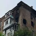 Жахлива ніч у Києві: ракета зруйнувала підʼїзд, понад 50 постраждалих — опубліковано фото наслідків