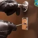 Викрала ключі та залишила їх співучаснику: у Києві судитимуть няню