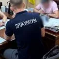 Директора держпідприємства Київщини затримали за хабарі на військовій формі