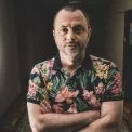 «Я представник Президента!» — голова Деснянської РДА Бахматов опинився в центрі скандалу після нападу на жінку