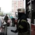 У Києві горіла квартира на 20-му поверсі: рятувальники евакуювали мешканців і врятували тварину