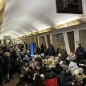 Кияни просять відкрити вагони метро під час нічних тривог