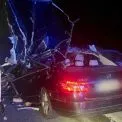 На трасі Київ–Одеса Mercedes врізався в КамАЗ: водій загинув, пасажирка в лікарні