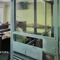 Двічі за годину: на Оболоні чоловік відібрав телефон і навушники у дітей