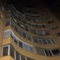 У Києві врятували жінку з балкону 11-го поверху: працювали альпіністи та «корзина»
