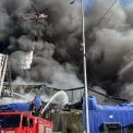 На Київщині рятувальники ліквідували масштабну пожежу після російського удару
