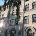 На очах дітей: судимий киянин викрав мотоцикл біля школи, але далеко не заїхав
