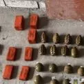 У Києві викрили чоловіка з арсеналом зброї в гаражі: загрожує до семи років