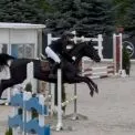 Юна спортсменка з Бучі стала призеркою регіональних змагань із кінного спорту