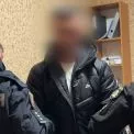 Поліція затримала чоловіка на Троєщині під час продажу бойових гранат