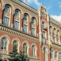 Шахраї вигадали нові пастки: фальшиві ліки, “виграші” та псевдопосилки — попередження для киян