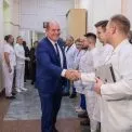 Мер Брюсселя відвідав поранених захисників у Києві та пообіцяв подальшу допомогу лікарням столиці
