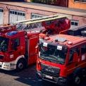 Брюссель передав київським рятувальникам дві сучасні пожежні автоцистерни
