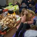 Мати з дитиною опинилися за дверима укриття під час атаки на Київ: скандал у «Київпастранс»