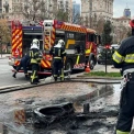 Пожежа на Хрещатику: невідомий підпалив шини біля КМДА