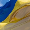 Головний прапор України на Печерську тимчасово приспустили через сильний вітер