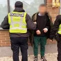 На Київщині затримали нападника, який поранив 16-річну дівчину та чоловіка