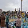 Тисячі людей на Майдані вшанували зниклих оборонців акцією «Об’єднані тишею»