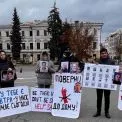 У центрі Києва пройшла акція “Осінь полону”: рідні енергодарців вимагали звільнення своїх близьких