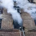 Дарниця без допомоги: волонтери заявили, що мешканці після обстрілів не отримують матеріалів для ремонту