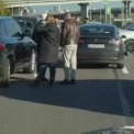 У Києві заблокували Наддніпрянське шосе: ДТП спричинила затор до мосту Патона