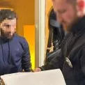 На Київщині викрили підпільне виробництво “брендової” кави, локшини та соусів: фальсифікат продавали як Nestlé, Jacobs і «Мівіну»